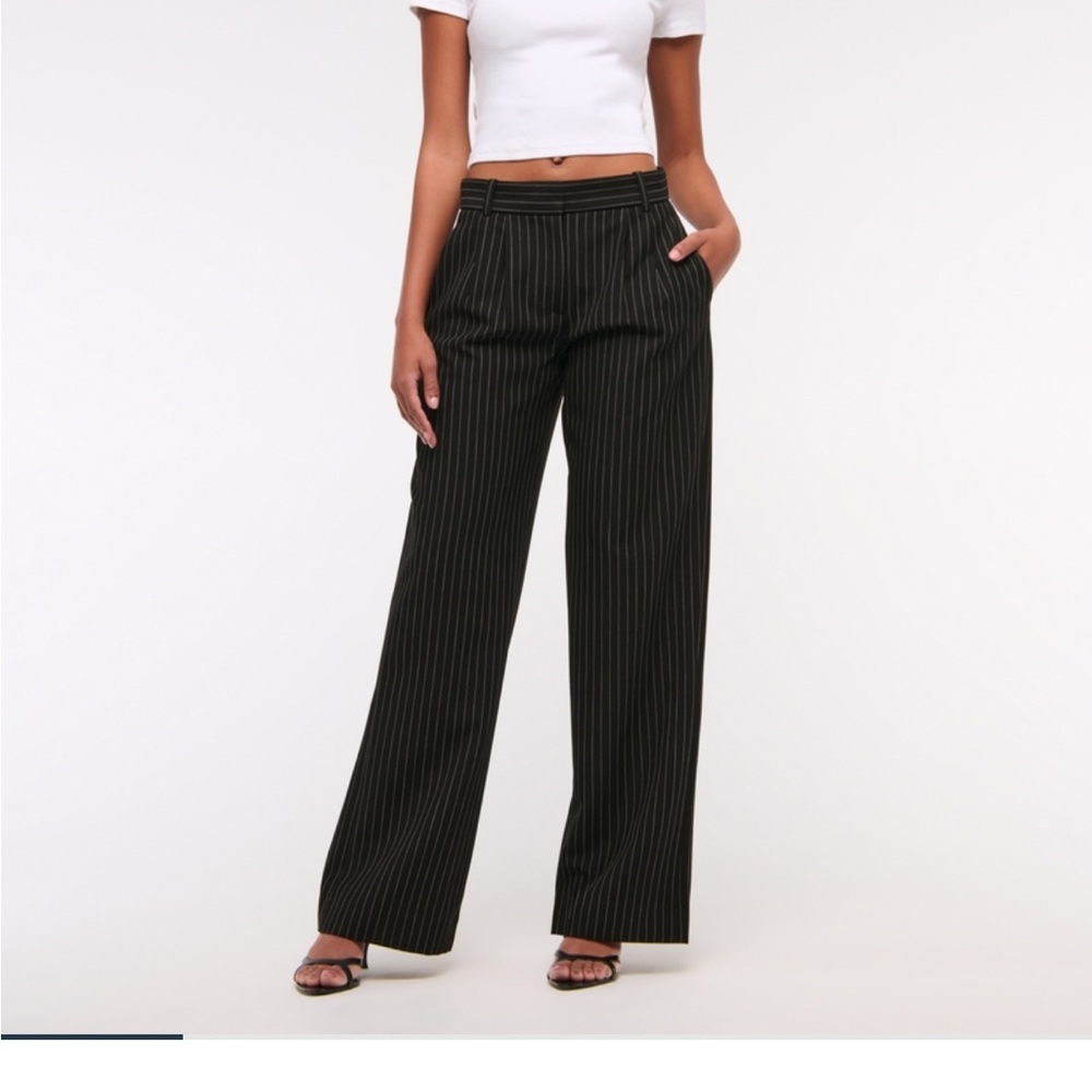 SOLD-Abercrombie CURVE LOVE Black stripped wide leg dress pants size 33 LONG